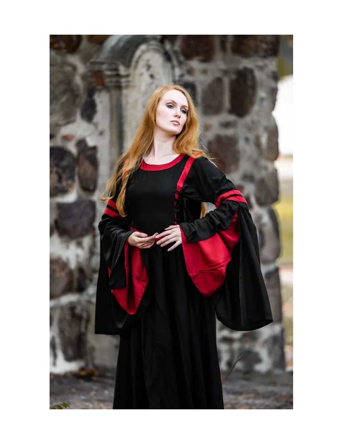 Vestido medieval Isolde, con capucha
