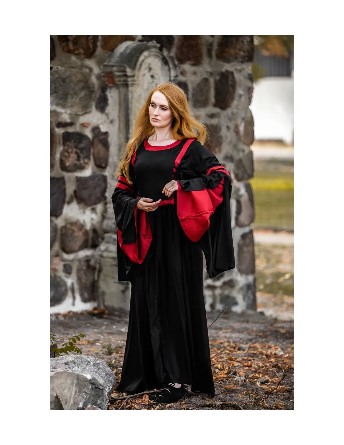 Vestido medieval Isolde, con capucha