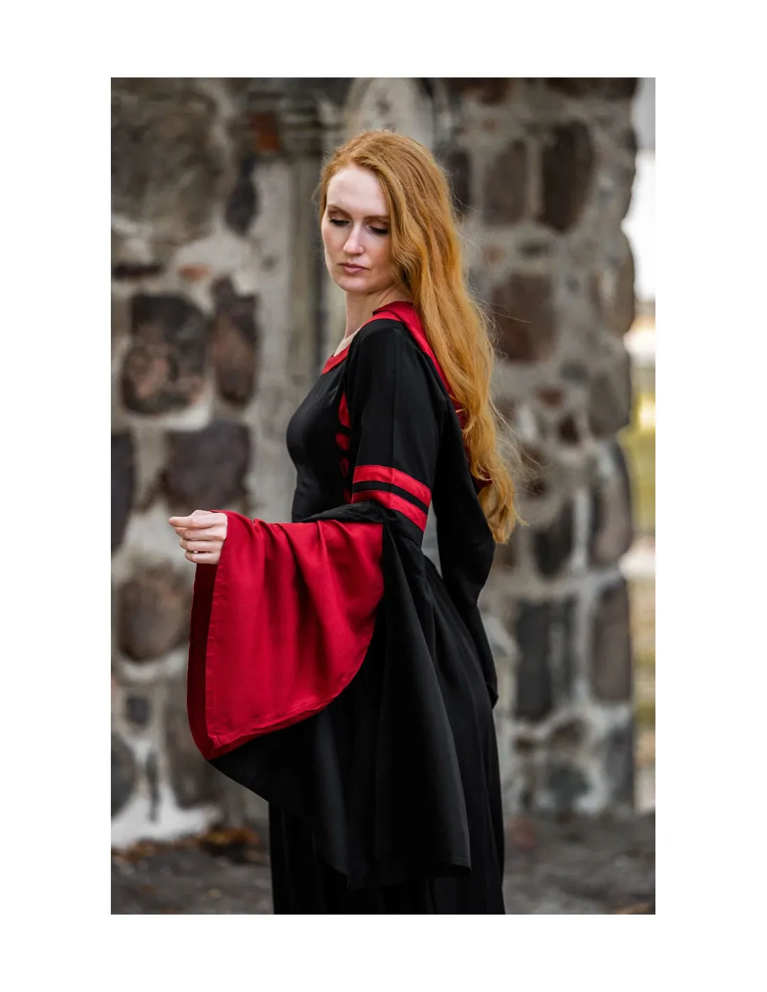 Vestido medieval Isolde, con capucha