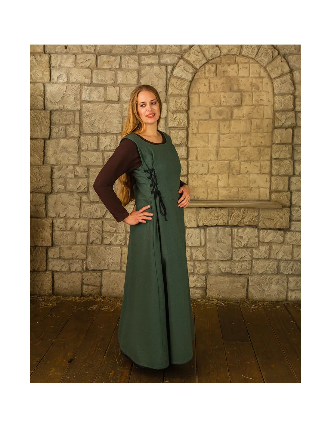 Vestido medieval modelo Uma, color verde