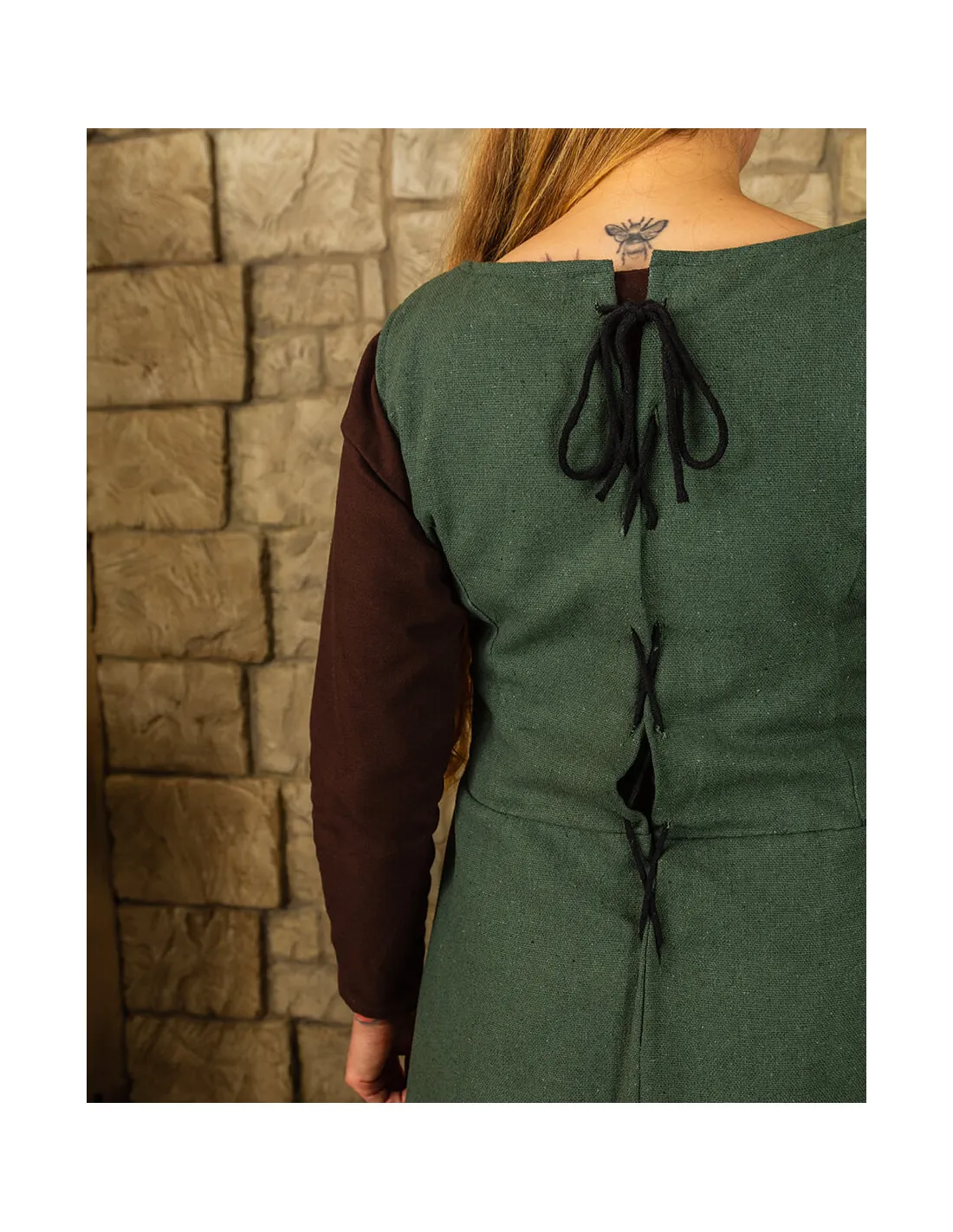 Vestido medieval modelo Uma, color verde